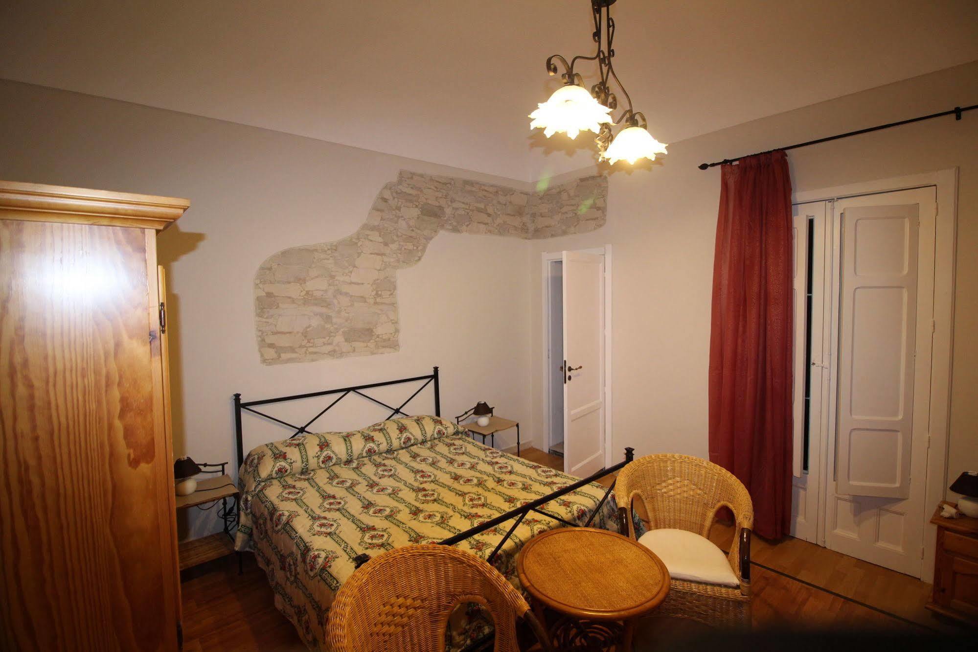 Couette-café Belvedere All'idria 3*